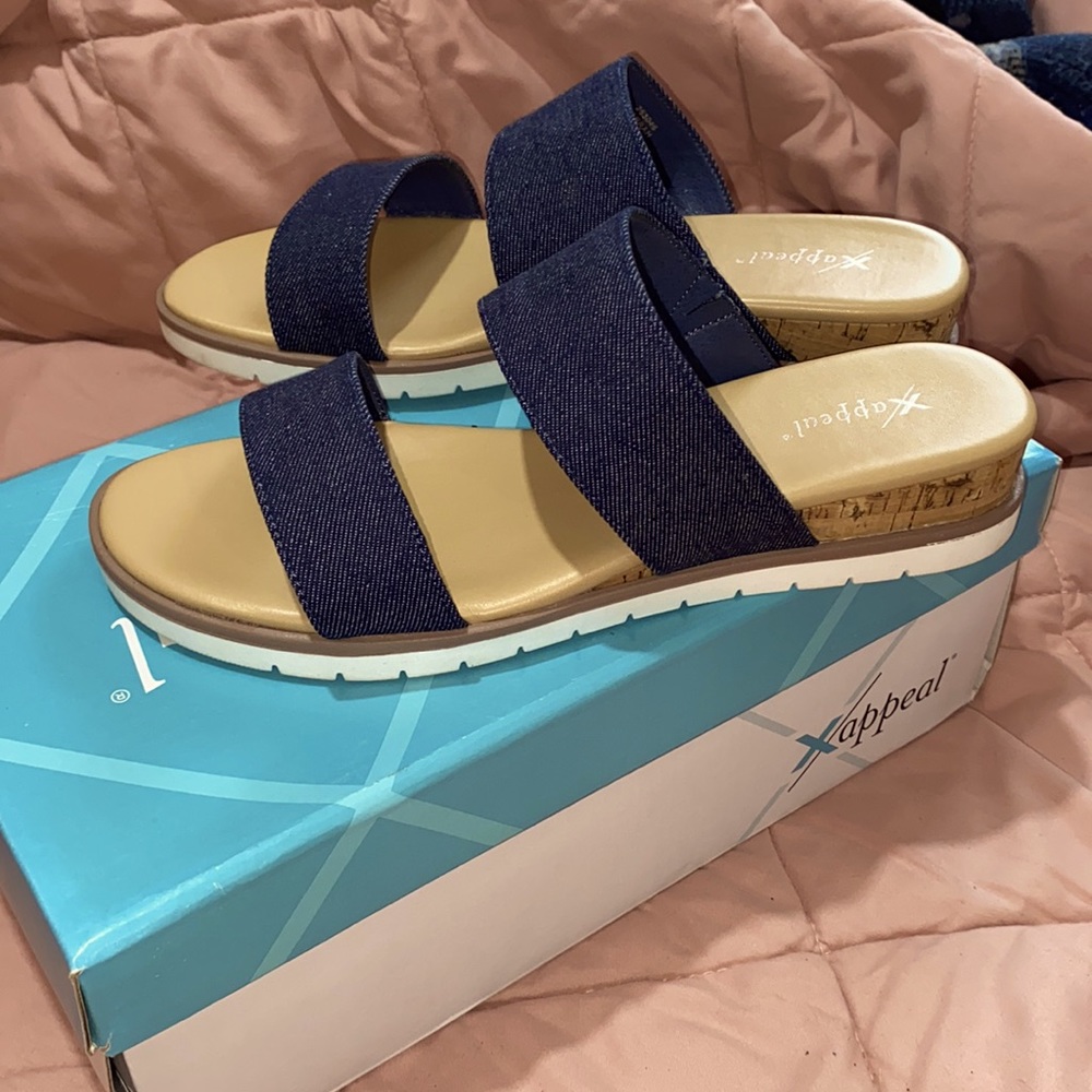 NWT Sandals - Picture 3 of 3
